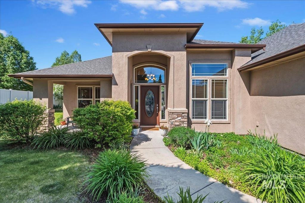 Photo of 1121 Regency Way, Emmett, ID 83617 (MLS # 98985966)