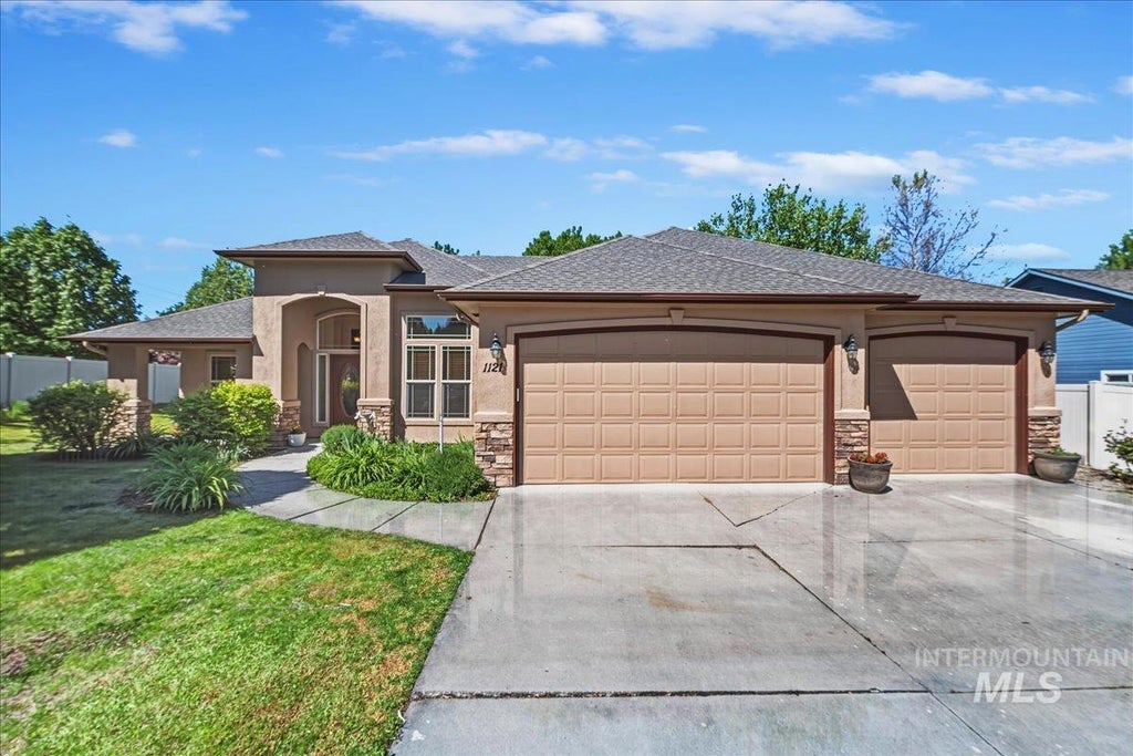Photo of 1121 Regency Way, Emmett, ID 83617 (MLS # 98985966)