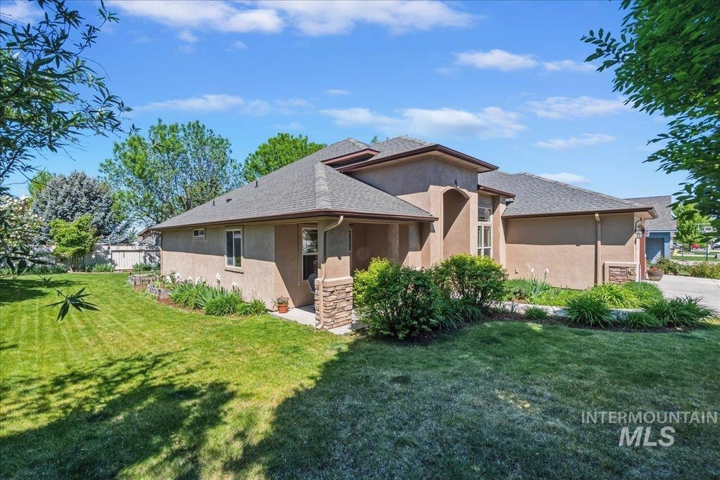 Photo of 1121 Regency Way, Emmett, ID 83617 (MLS # 98985966)