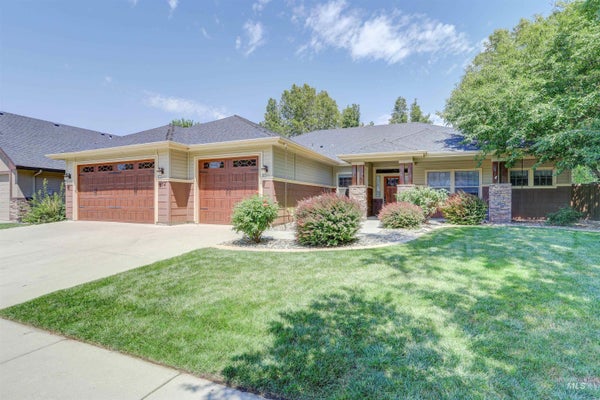 974 E SWITCHBACK DR, MERIDIAN, ID 83646 - Image e9aa5b242bb43769f5a34ba80a6d3548/243200446