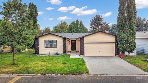 Photo of 246 Avenida Del Rio Dr, Twin Falls, ID 83301 (MLS # 98997076)