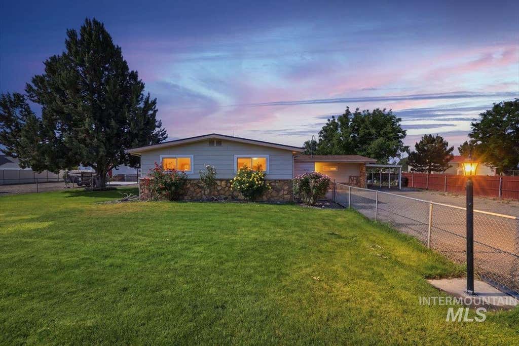 Photo of 2717 E Victory Rd, Nampa, ID 83687 (MLS # 98990105)