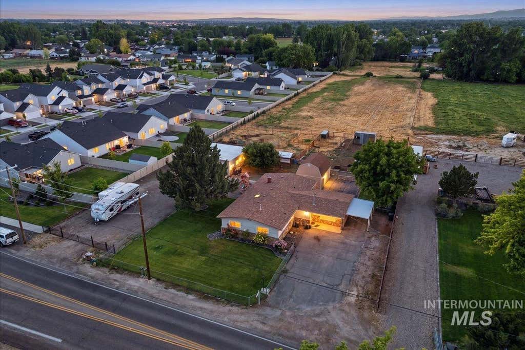 Photo of 2717 E Victory Rd, Nampa, ID 83687 (MLS # 98990105)