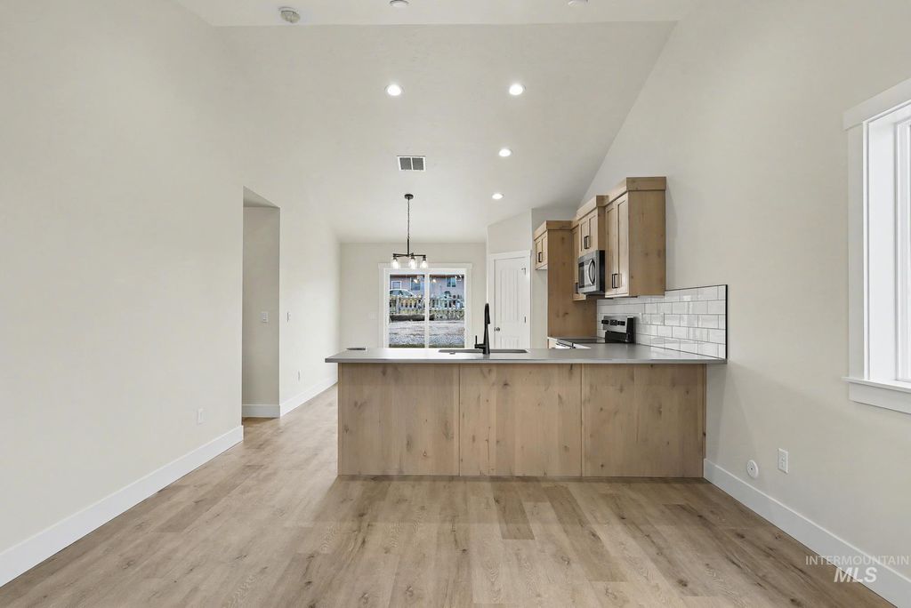 Photo of 326 Packer Lane, Homedale, ID 83628 (MLS # 98969038)