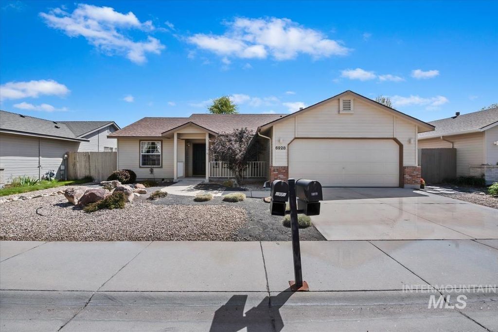 Photo of 6928 N Duncan Ln, Boise, ID 83714 (MLS # 98984302)