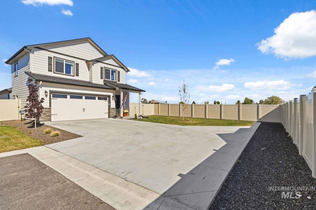 Photo of 1175 N Belgian Way, Kuna, ID 83634 (MLS # 98984395)