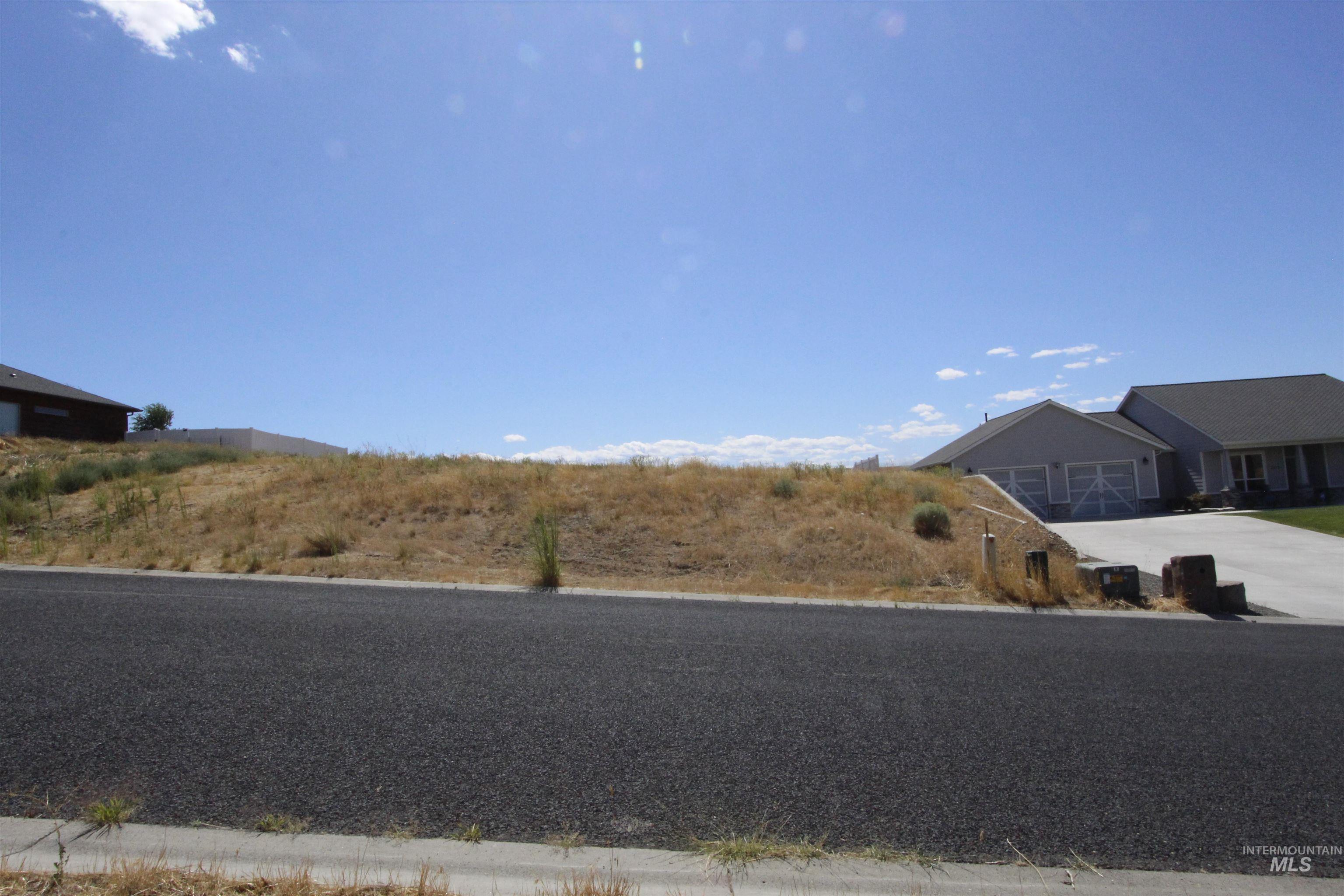 2230 Deer Pointe Dr.