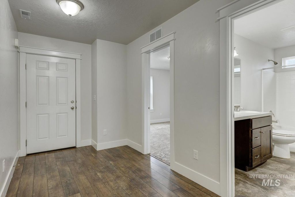 Photo of 7949 E Bunker Hill St, Nampa, ID 83687 (MLS # 98971105)