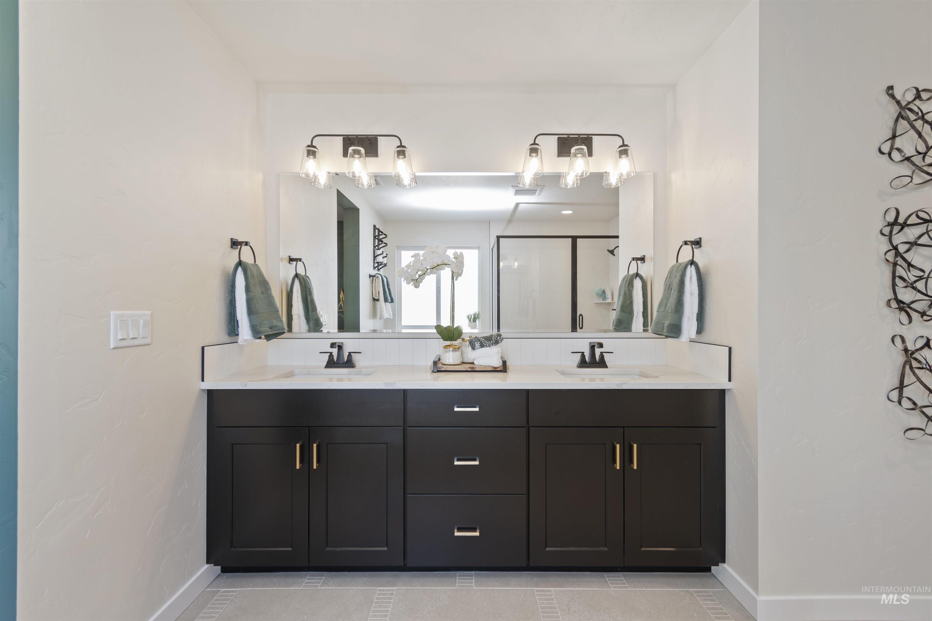 7832 E Meriwether Dr