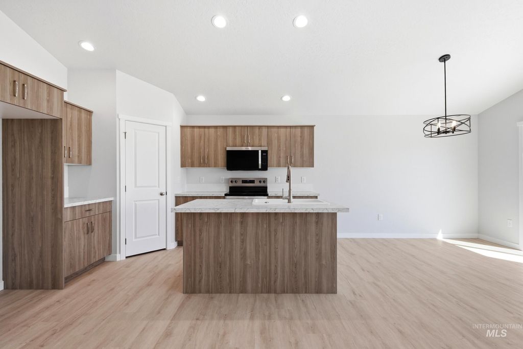 Photo of 302 W 17th Ave, Jerome, ID 83338 (MLS # 98985561)