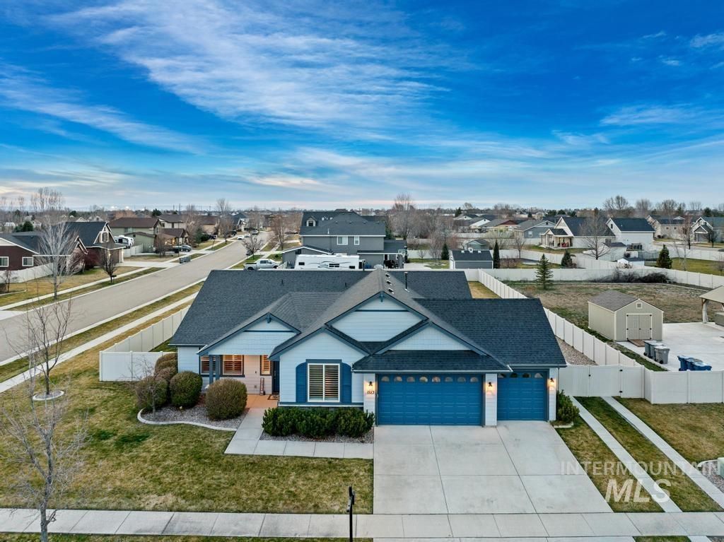 Photo of 1883 N Prairie Wind Ave, Middleton, ID 83644 (MLS # 98977030)