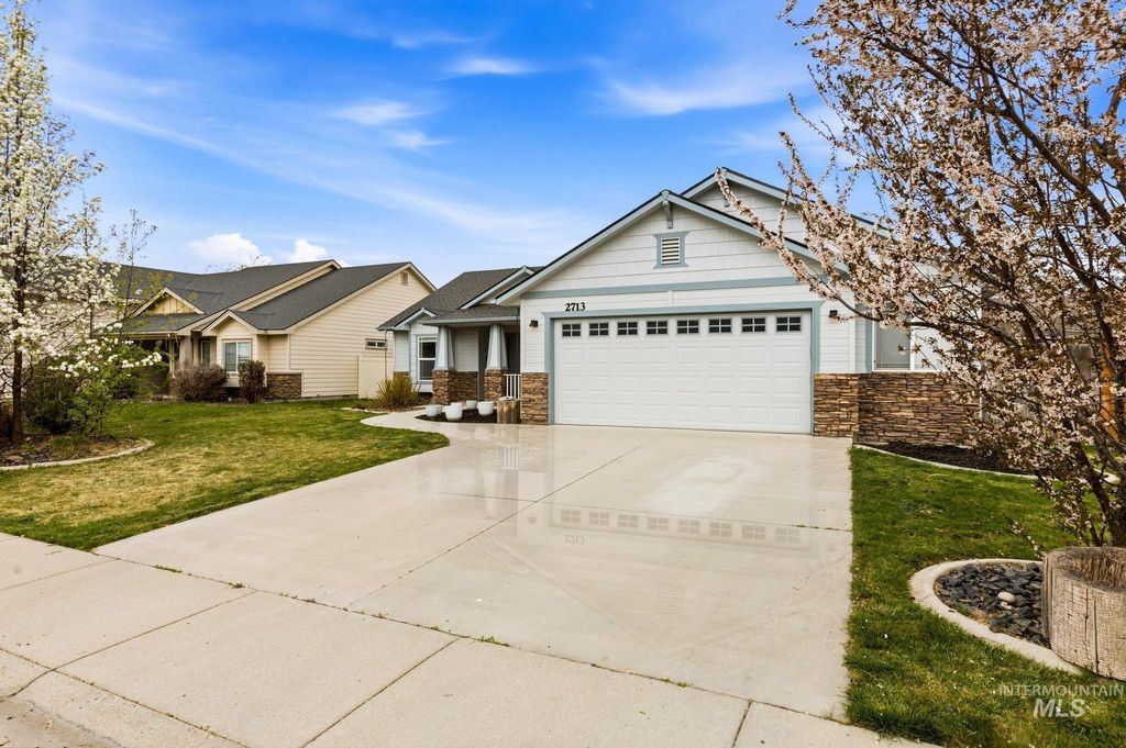 Photo of 2713 Wintercrest St, Caldwell, ID 83607 (MLS # 98979493)