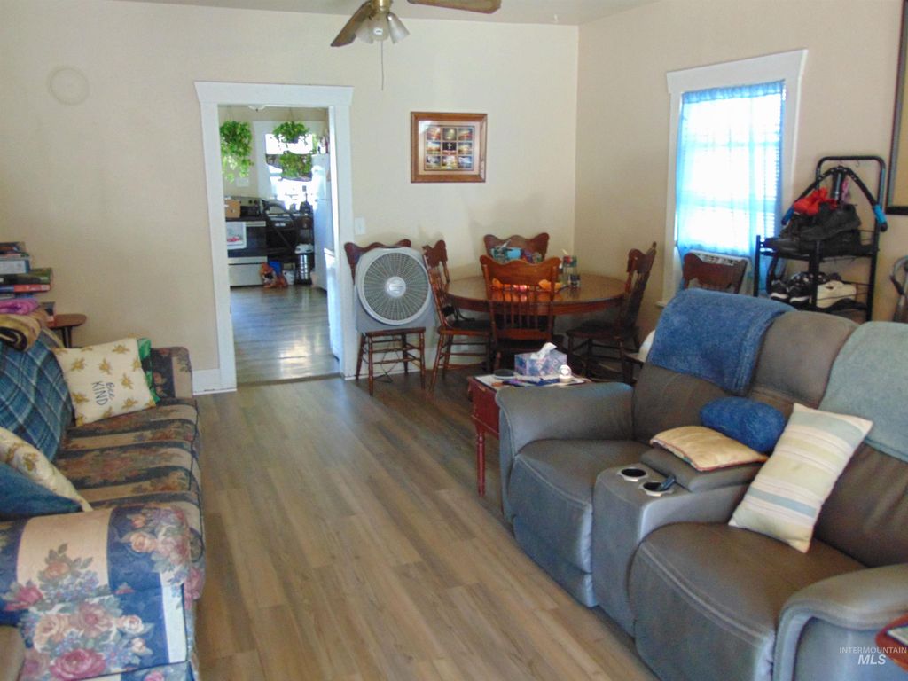 Photo of 1437 Idaho Street, Lewiston, ID 83501 (MLS # 98965115)