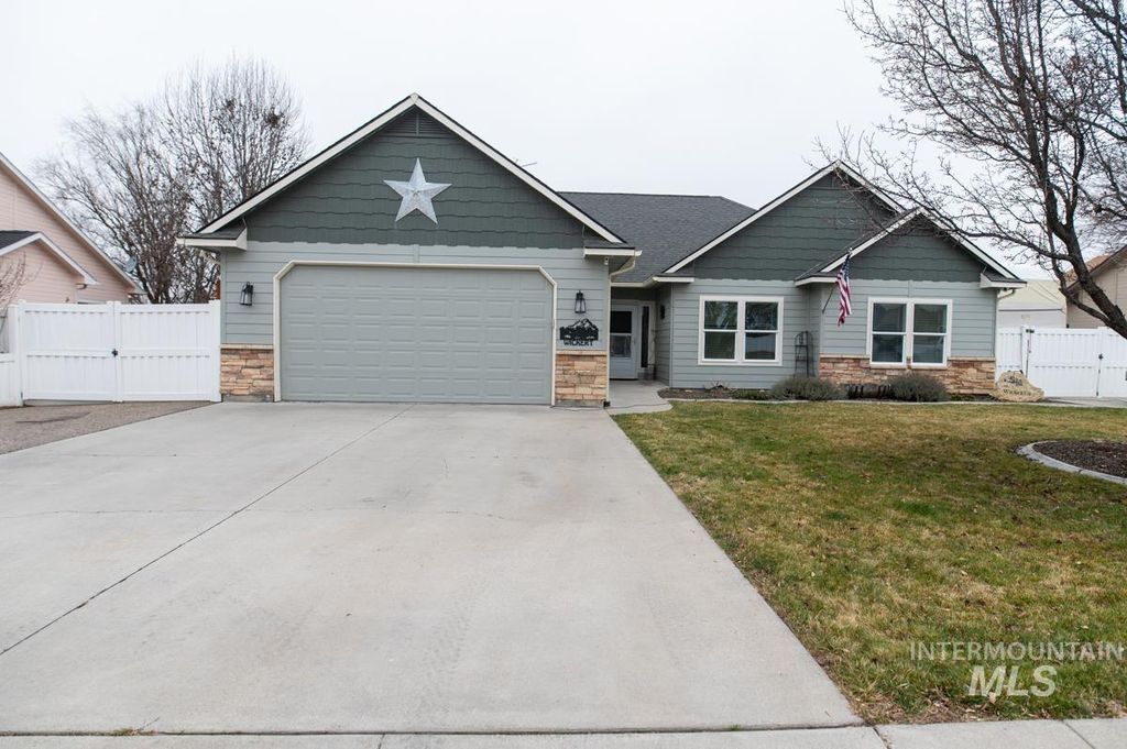 Photo of 2061 Uehlin Dr, Payette, ID 83661 (MLS # 98974569)