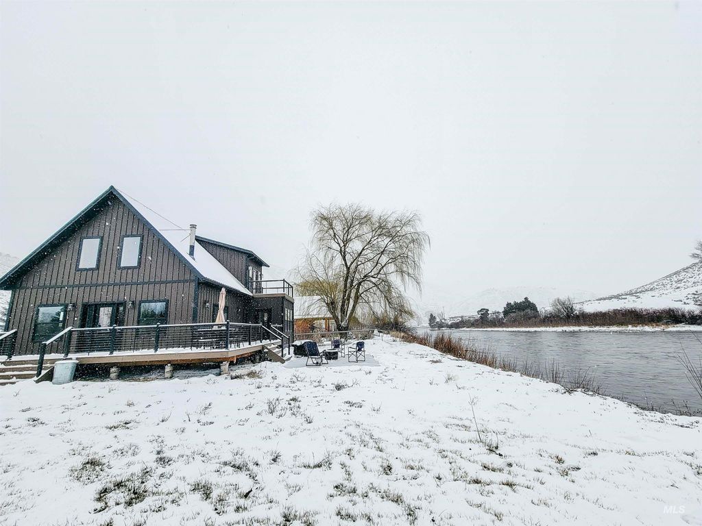 Photo of 231 S Agate Drive, Salmon, ID 83467 (MLS # 98972241)