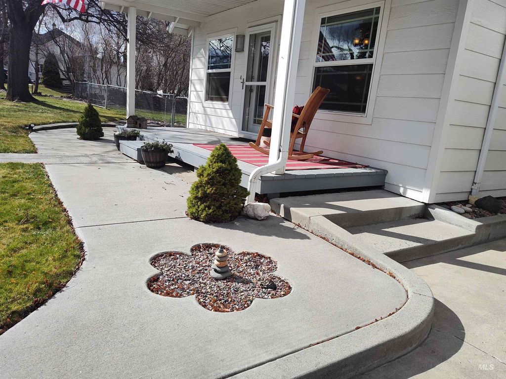 Photo of 704 S Hall Street, Grangeville, ID 83530 (MLS # 98977636)