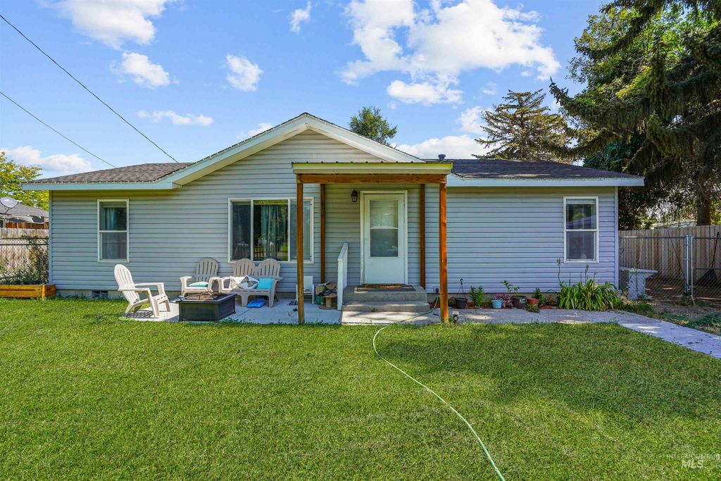 Photo of 606 S F Street, Rupert, ID 83350 (MLS # 98960366)