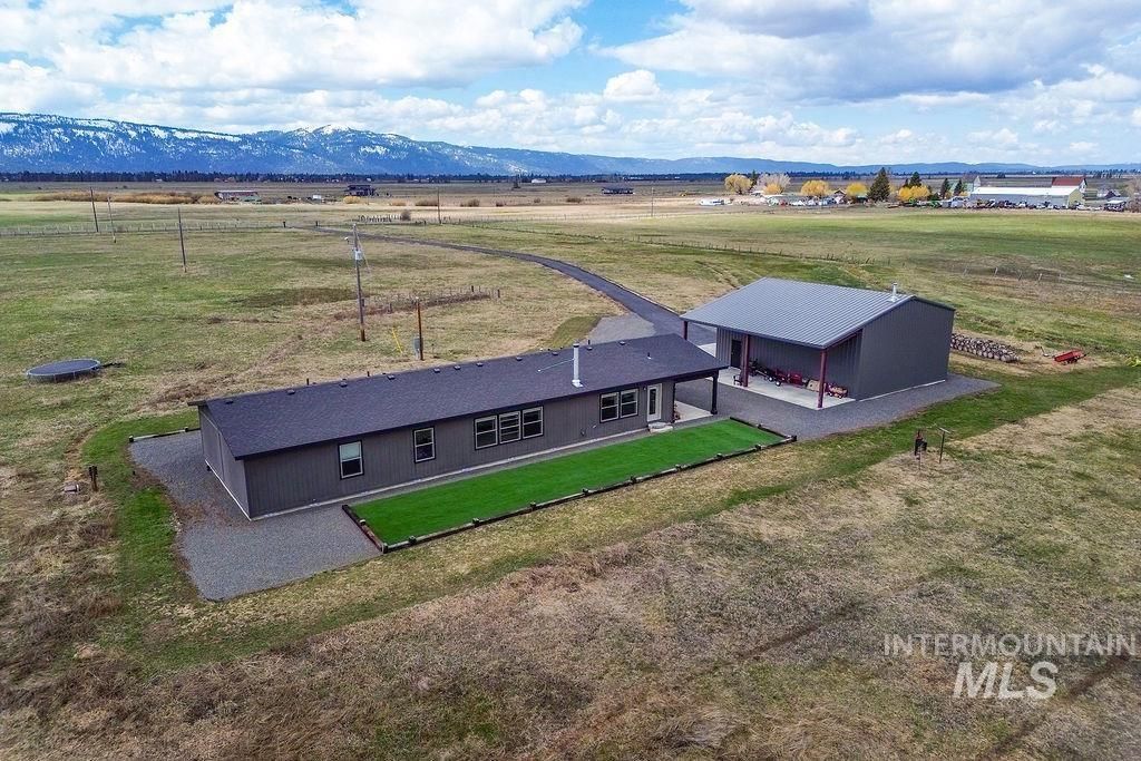 Photo of 13100 Farm To Market Road, Donnelly, ID 83615 (MLS # 98970324)