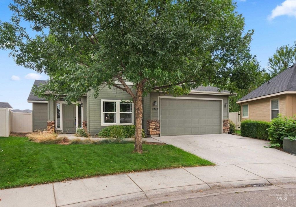 Photo of 1223 W Cobblefield Court, Meridian, ID 83646 (MLS # 98981250)