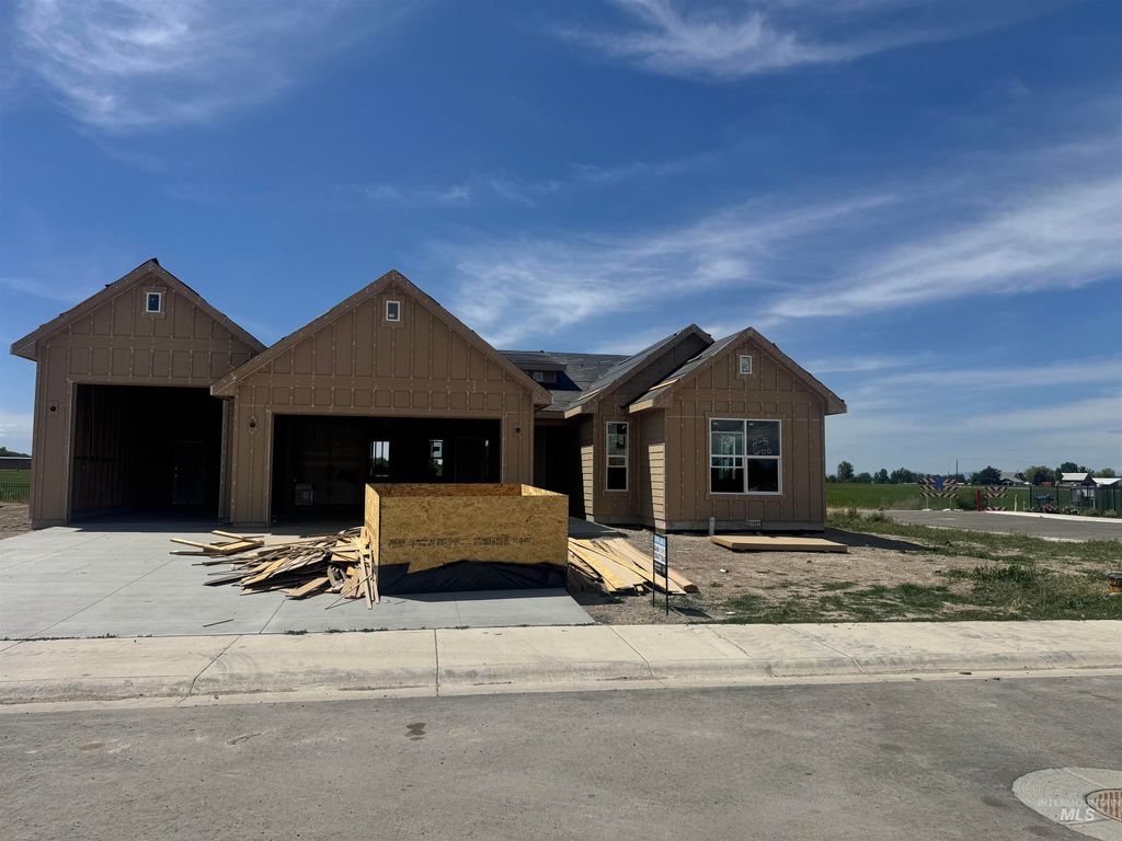 Photo of 600 Grand Harvest Ave, New Plymouth, ID 83655 (MLS # 98988427)