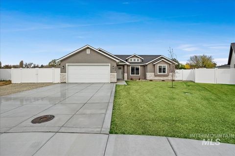 Photo of 304 New Haven St, Rupert, ID 83350 (MLS # 98980226)