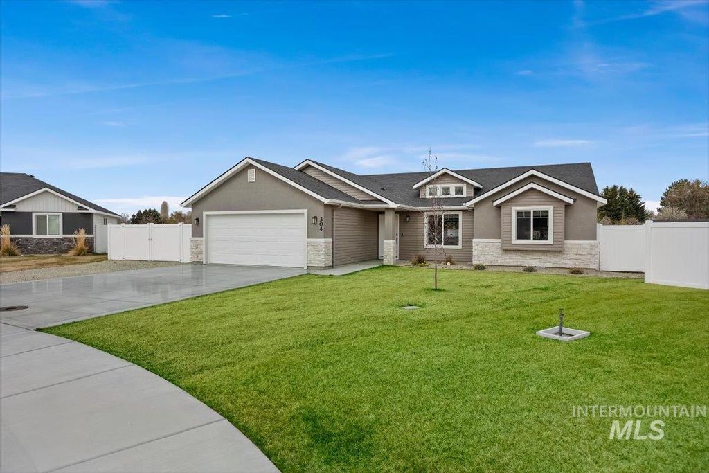 Photo of 304 New Haven St, Rupert, ID 83350 (MLS # 98980226)