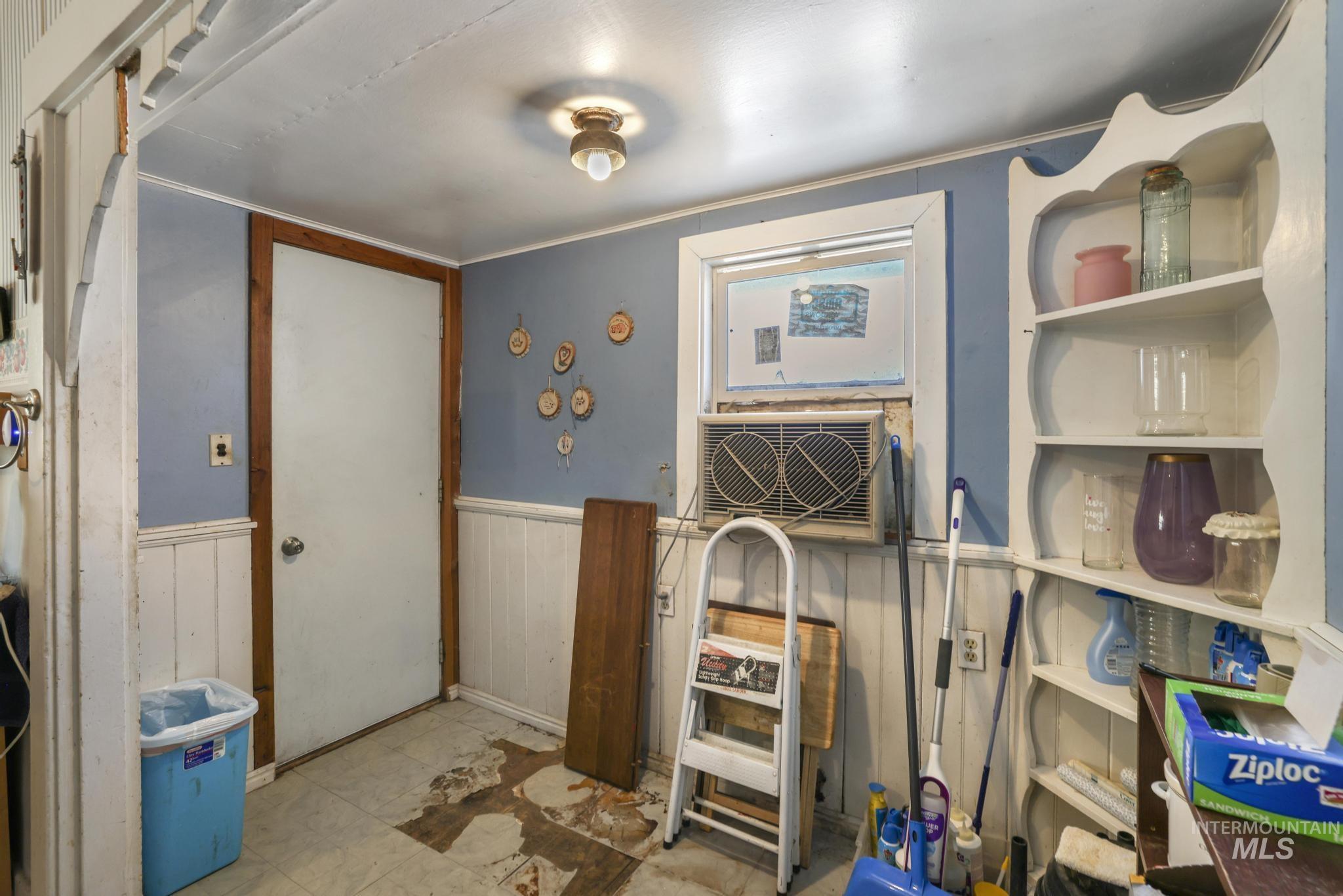 Storage area featuring cooling unit