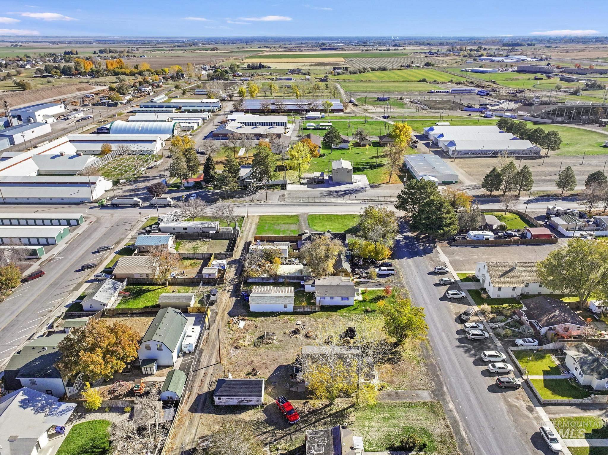 Aerial view of property and surrounding area
