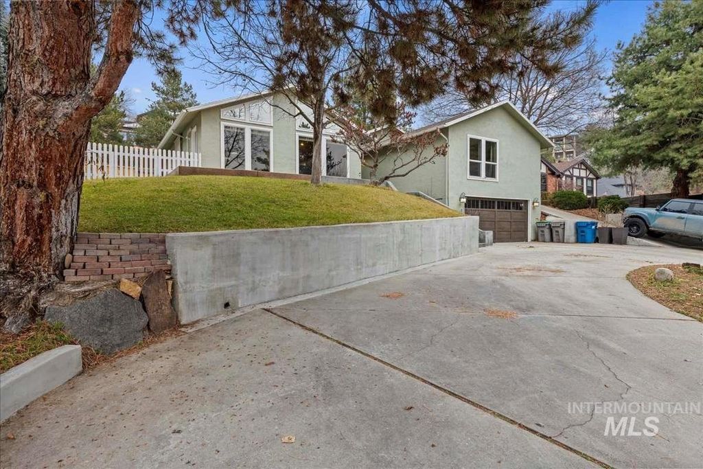 Photo of 3130 N 24th Way, Boise, ID 83702 (MLS # 98972639)