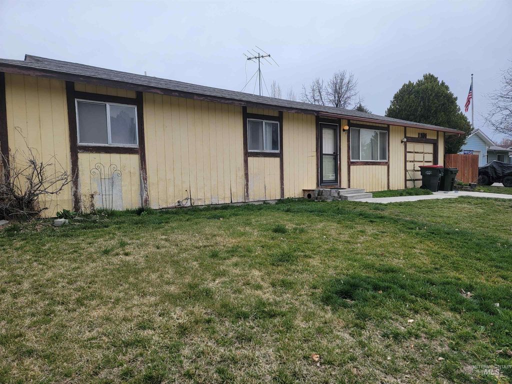 Photo of 1104 NW 13 Th Ave, Meridian, ID 83642 (MLS # 98977789)