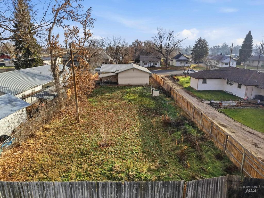 Photo of 1095 N 6th St, Payette, ID 83661 (MLS # 98969551)
