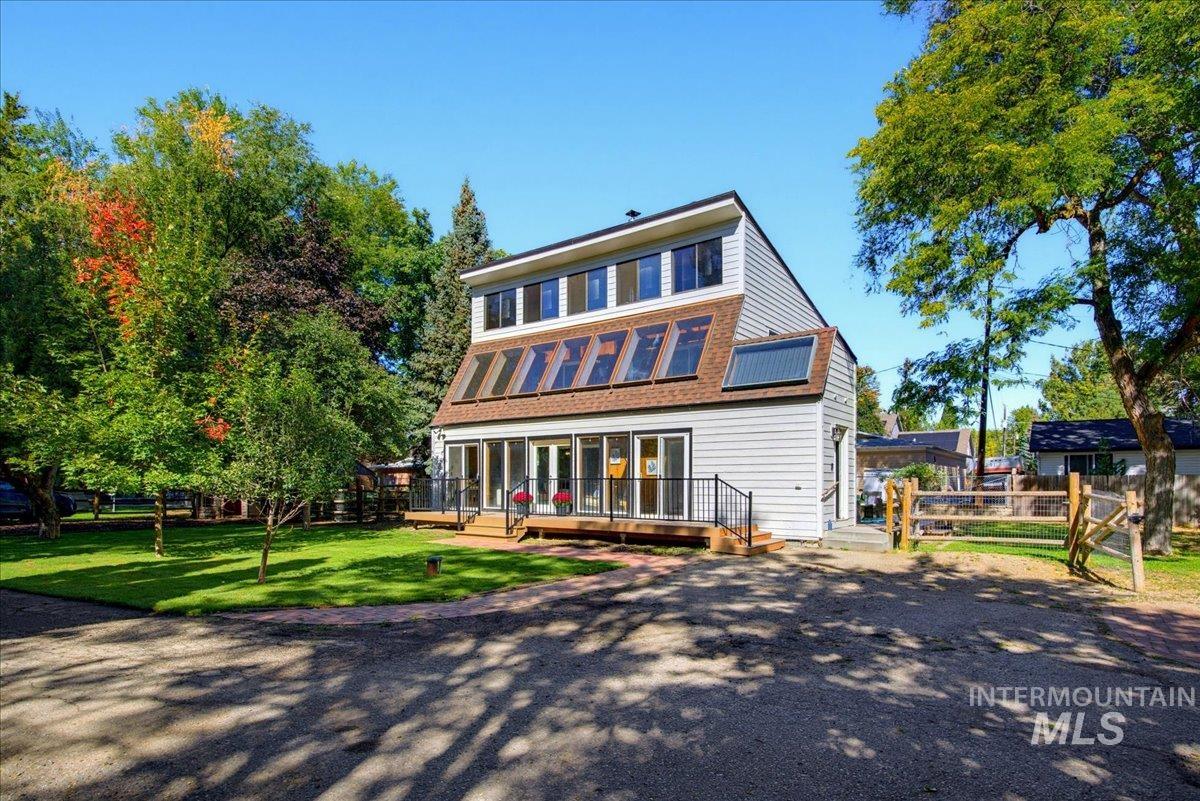 3718 N Collister Dr.