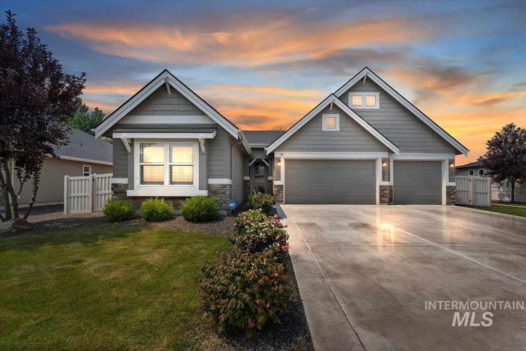 Photo of 1653 Shoal Point Ave, Middleton, ID 83644 (MLS # 98996719)