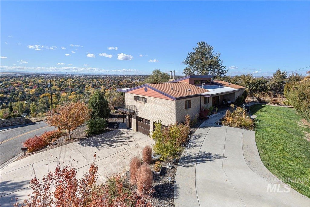 Photo of 2814 E Stone Point Dr, Boise, ID 83712 (MLS # 99005226)
