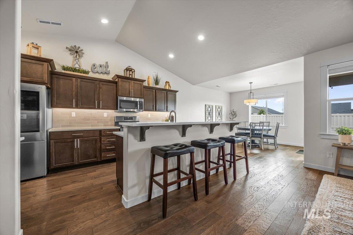 6275 W Los Flores Ct