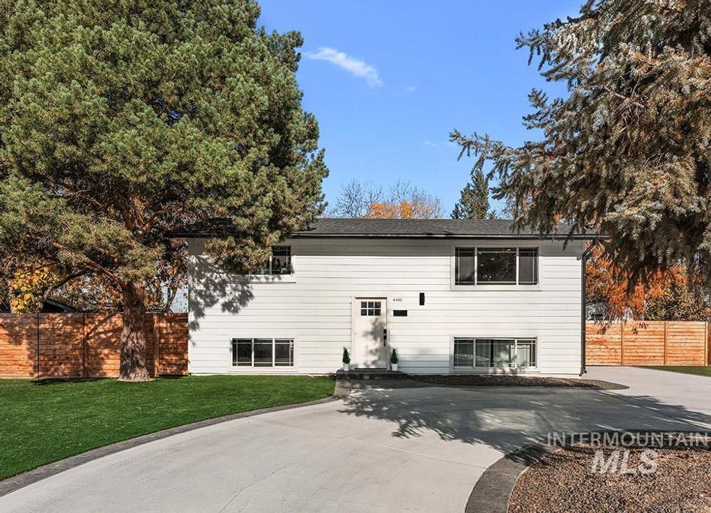 Photo of 4302 W Meriwether Dr, Boise, ID 83705 (MLS # 98976066)