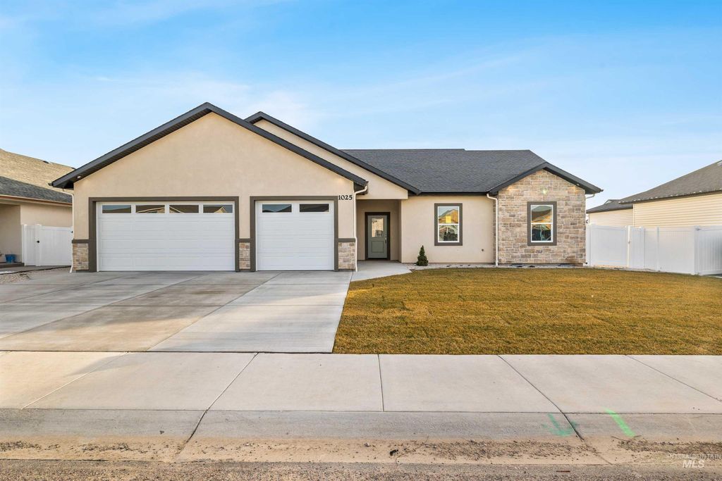 Photo of 1025 Northridge Way, Kimberly, ID 83341 (MLS # 98974025)