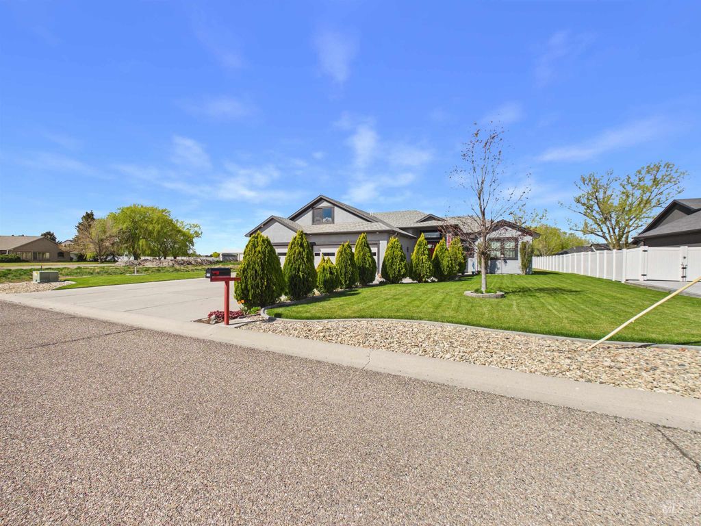 Photo of 503 Heron Way, Rupert, ID 83350 (MLS # 98982036)