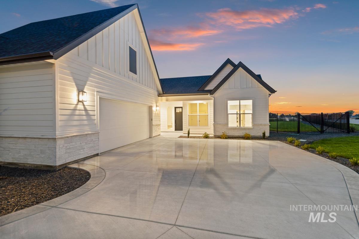 9697 S Coopers Hawk Way