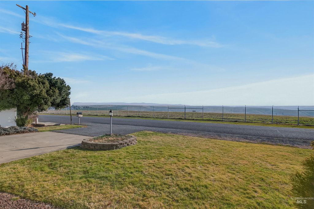 Photo of 609 Grelle Ave, Lewiston, ID 83501 (MLS # 98974077)