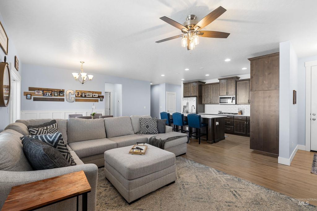 Photo of 9030 W Bowie St, Star, ID 83669 (MLS # 98973962)