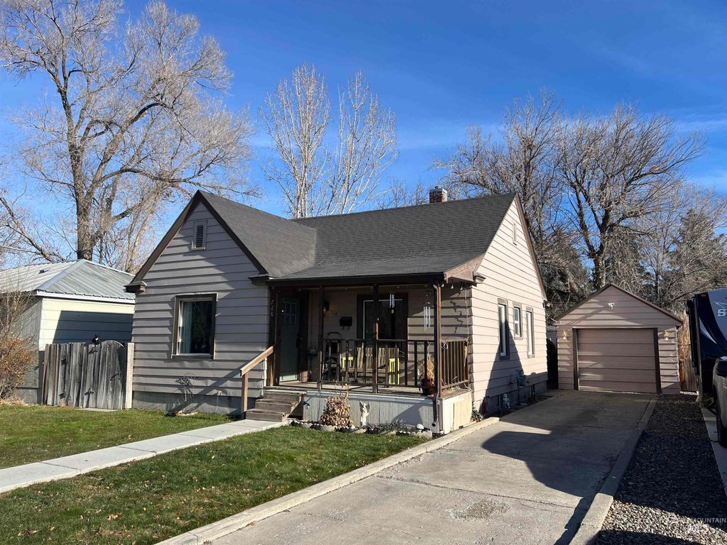 Photo of 728 Locust St, Twin Falls, ID 83301 (MLS # 98968802)