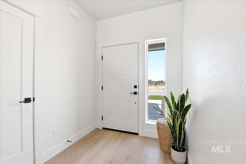 Photo of 3405 Elliptical Lane, Caldwell, ID 83706 (MLS # 98993597)