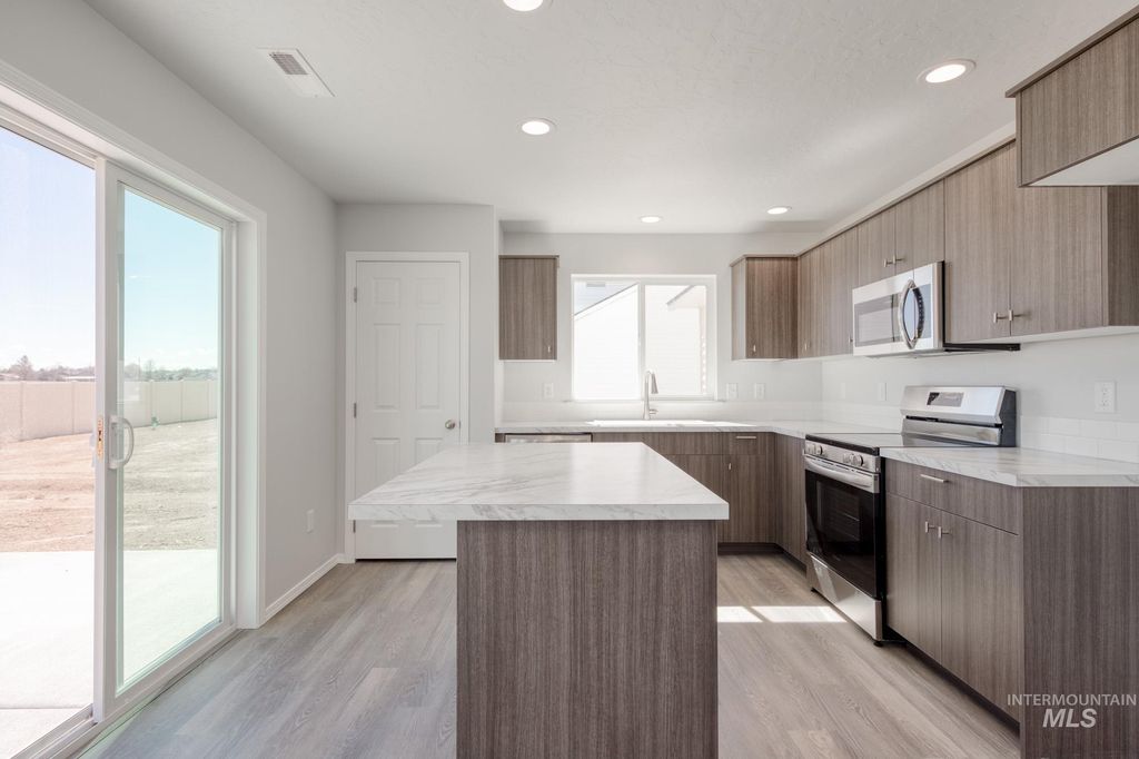 Photo of 3395 E Red Maple Ct, Nampa, ID 83686 (MLS # 98973334)