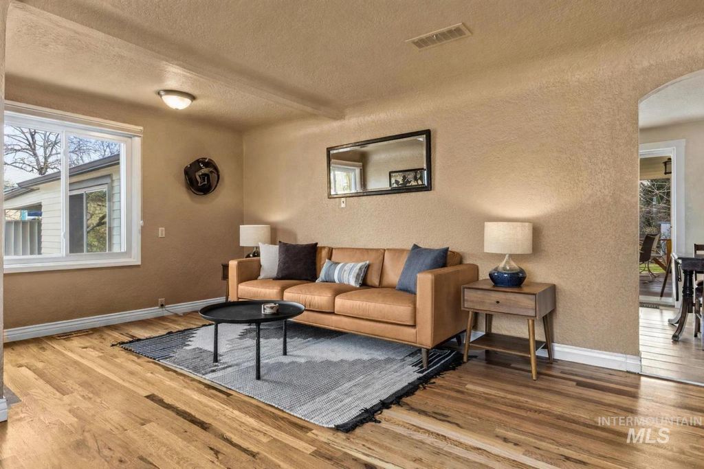 Photo of 5023 W Albion St, Boise, ID 83705 (MLS # 98977831)