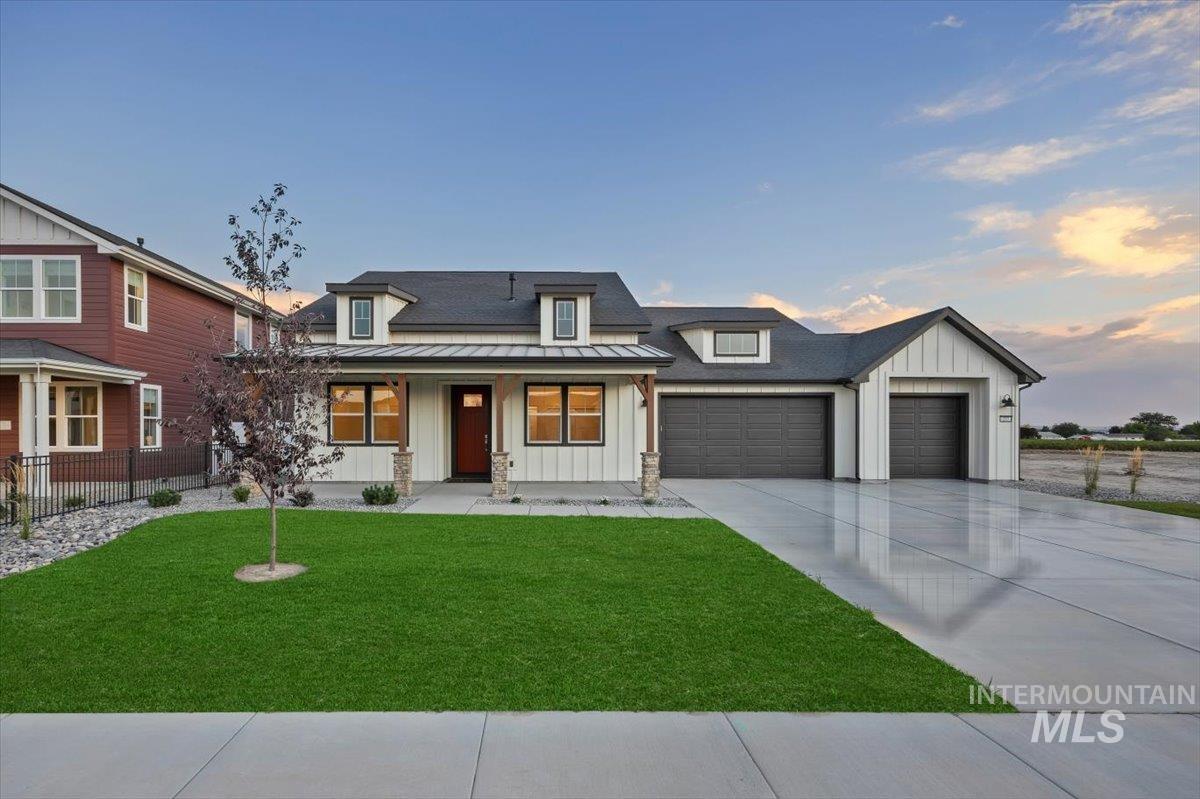 277 Maxine Lane West