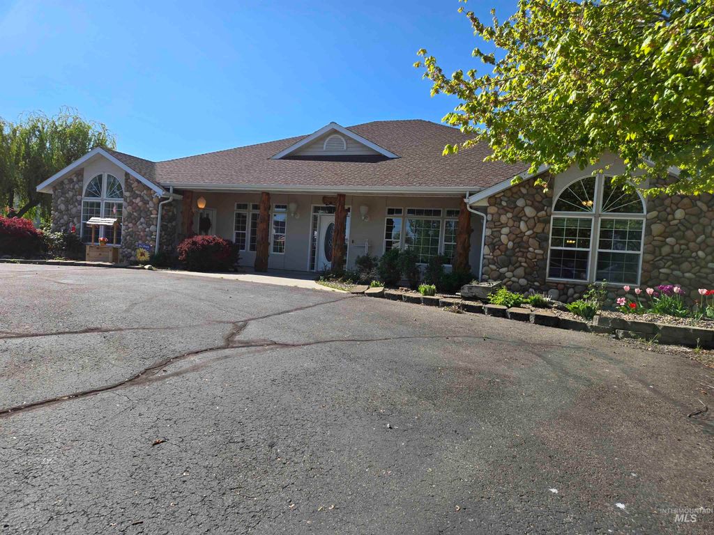 Photo of 2080 Shelley Dr, Payette, ID 83661 (MLS # 98984634)