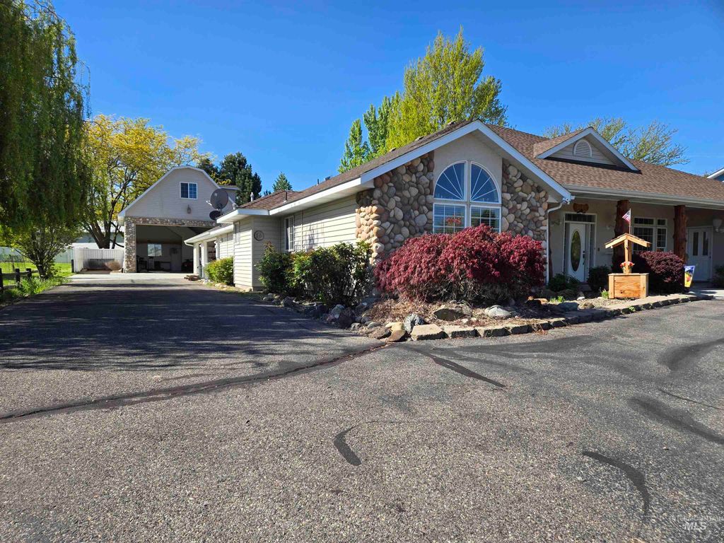 Photo of 2080 Shelley Dr, Payette, ID 83661 (MLS # 98984634)