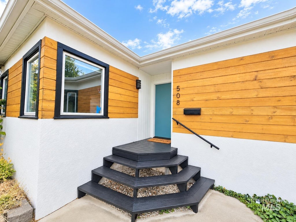 Photo of 508 E Ash St, Caldwell, ID 83605 (MLS # 99004240)