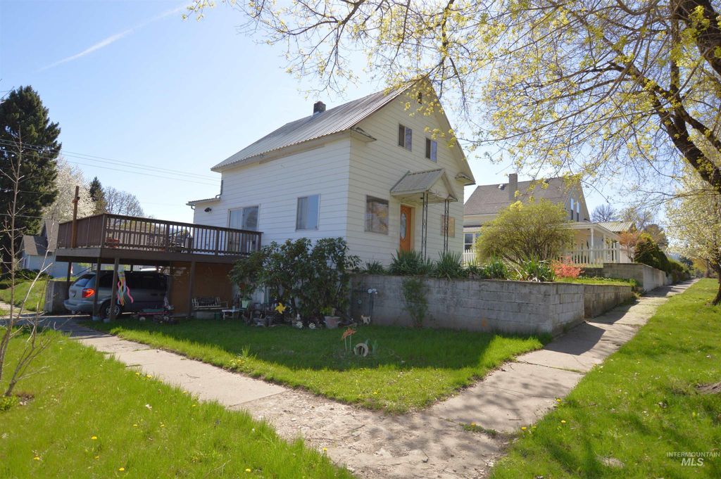 Photo of 503 Maple St, Kamiah, ID 83536 (MLS # 98981797)